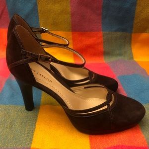 Ann Taylor Brown Suede Ankle Strap Closed Toe Sz 5